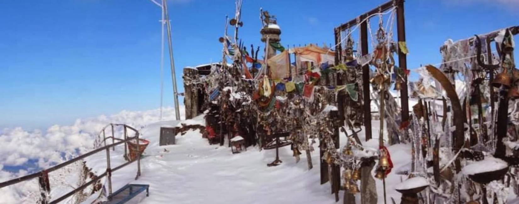Kalinchowk Temple Trek_ Famous for snowing activitie