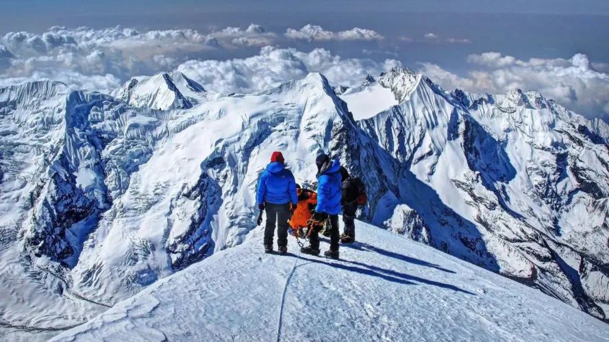 Mera Peak Climbing 17 Days